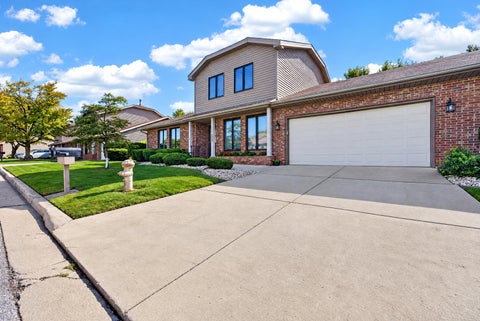 Tiny photo for 117 Manor Circle, Bloomington, IL 61704 (MLS # 12780829)