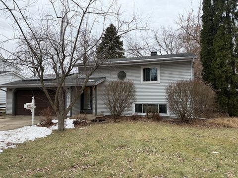 316 Maplewood Lane Crystal Lake IL 60014