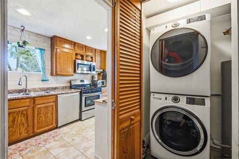 Tiny photo for 132 Walnut Court, Mundelein, IL 60060 (MLS # 12719562)