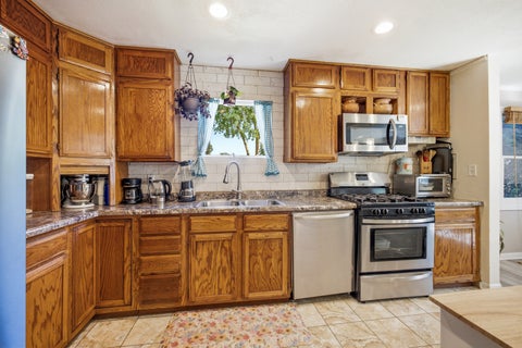 Tiny photo for 132 Walnut Court, Mundelein, IL 60060 (MLS # 12719562)