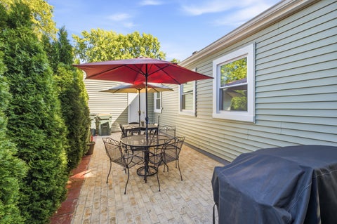 Tiny photo for 132 Walnut Court, Mundelein, IL 60060 (MLS # 12719562)