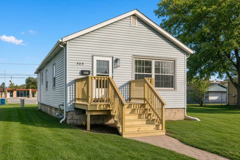 Tiny photo for 505 Greenbay Avenue, Calumet City, IL 60409 (MLS # 12672394)