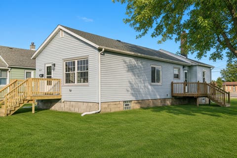 Photo of 505 Greenbay Avenue, Calumet City, IL 60409 (MLS # 12672394)