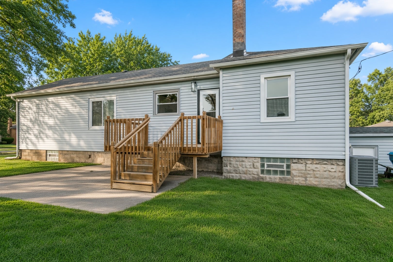 505 Greenbay Avenue