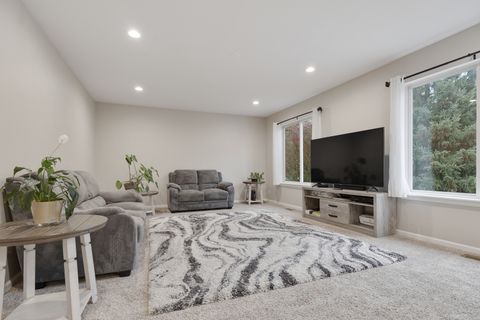 Tiny photo for 611 Woodbridge Drive, Elgin, IL 60124 (MLS # 12507515)