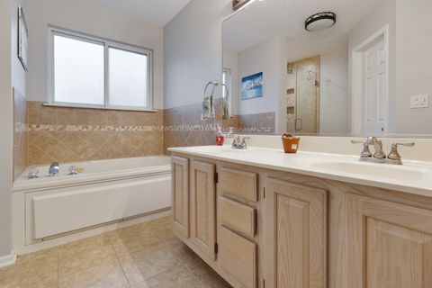 Tiny photo for 611 Woodbridge Drive, Elgin, IL 60124 (MLS # 12507515)