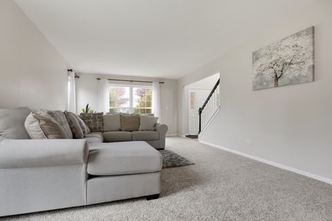 Tiny photo for 611 Woodbridge Drive, Elgin, IL 60124 (MLS # 12507515)