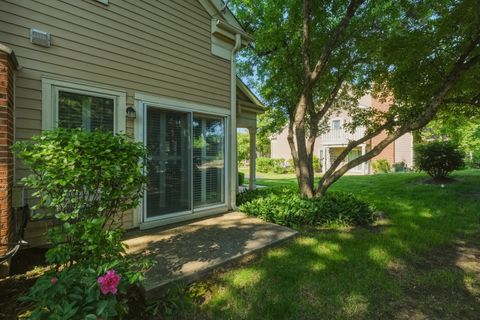 Tiny photo for 1934 N Charter Point Drive, Arlington Heights, IL 60004 (MLS # 12643224)