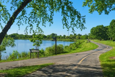Tiny photo for 1934 N Charter Point Drive, Arlington Heights, IL 60004 (MLS # 12643224)