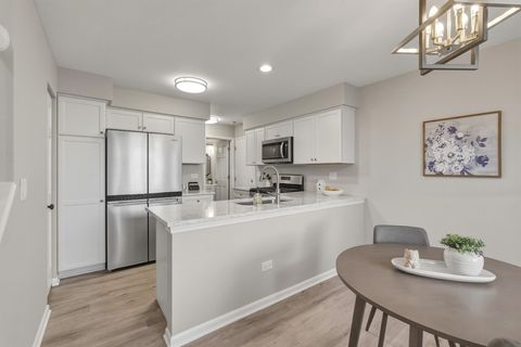 Tiny photo for 1934 N Charter Point Drive, Arlington Heights, IL 60004 (MLS # 12643224)