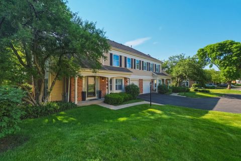 Photo of 1934 N Charter Point Drive, Arlington Heights, IL 60004 (MLS # 12643224)