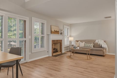 Tiny photo for 1934 N Charter Point Drive, Arlington Heights, IL 60004 (MLS # 12643224)