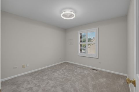 Tiny photo for 1934 N Charter Point Drive, Arlington Heights, IL 60004 (MLS # 12643224)