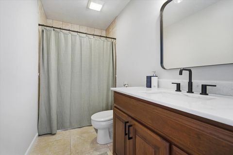 Tiny photo for 5 Mackenzie Court, Bloomington, IL 61704 (MLS # 12612899)