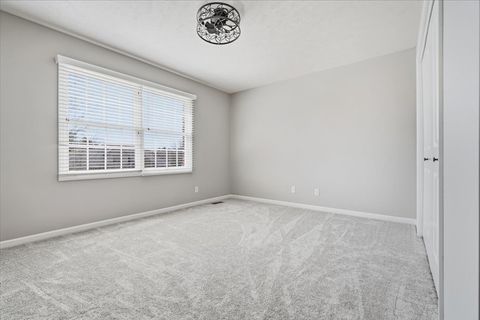 Tiny photo for 5 Mackenzie Court, Bloomington, IL 61704 (MLS # 12612899)