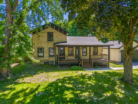 112 N WASHINGTON Street Carpentersville IL 60110