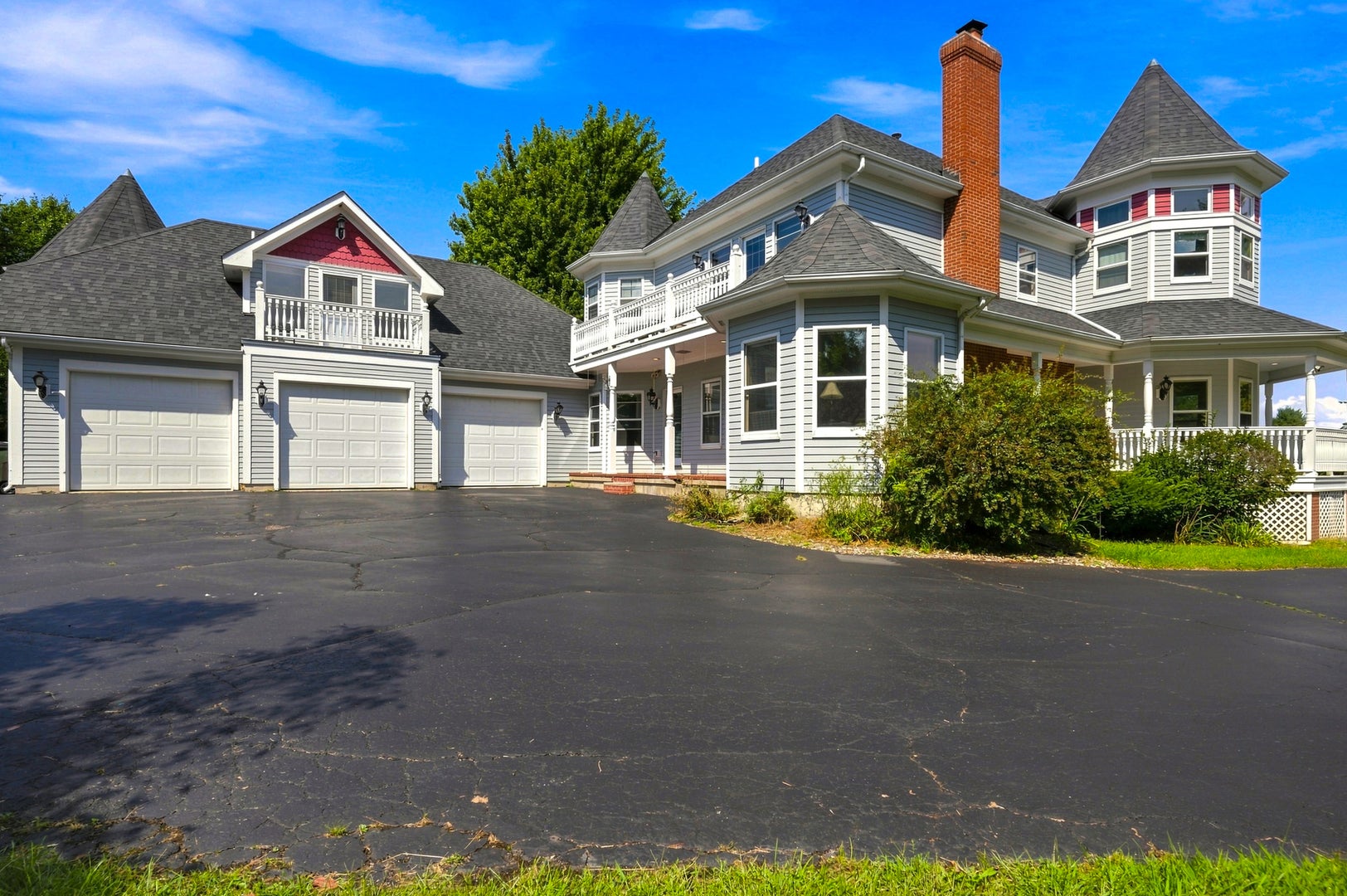 45W235 Hillview Lane