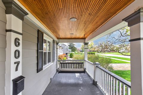 Tiny photo for 607 E Evergreen Street, Wheaton, IL 60187 (MLS # 12627368)