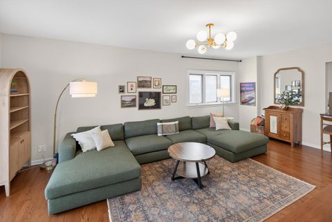 Tiny photo for 607 E Evergreen Street, Wheaton, IL 60187 (MLS # 12627368)