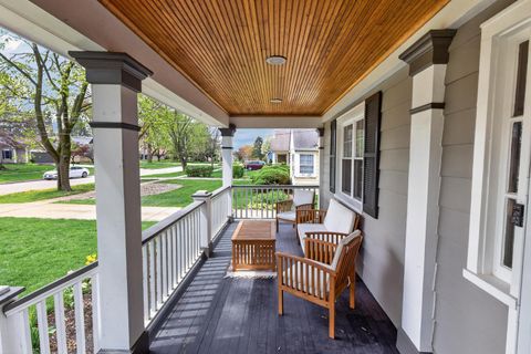 Tiny photo for 607 E Evergreen Street, Wheaton, IL 60187 (MLS # 12627368)