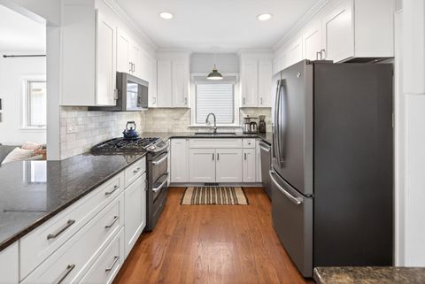 Tiny photo for 607 E Evergreen Street, Wheaton, IL 60187 (MLS # 12627368)