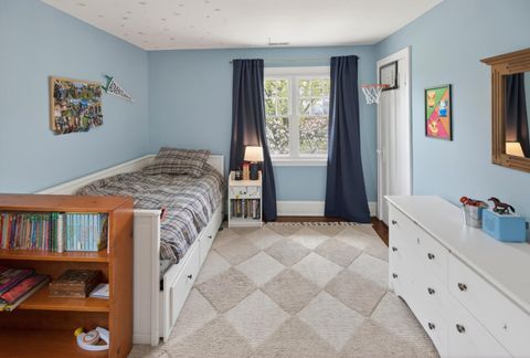 Tiny photo for 607 E Evergreen Street, Wheaton, IL 60187 (MLS # 12627368)