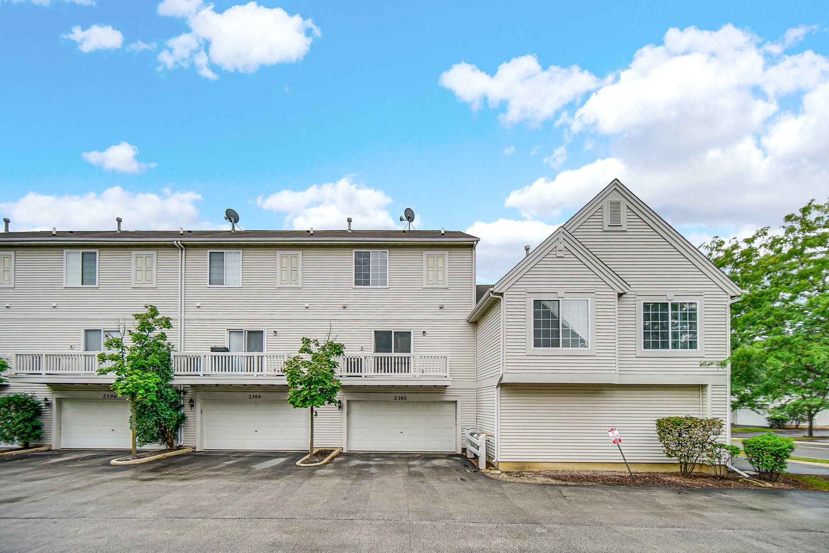 2392 Oakfield Court