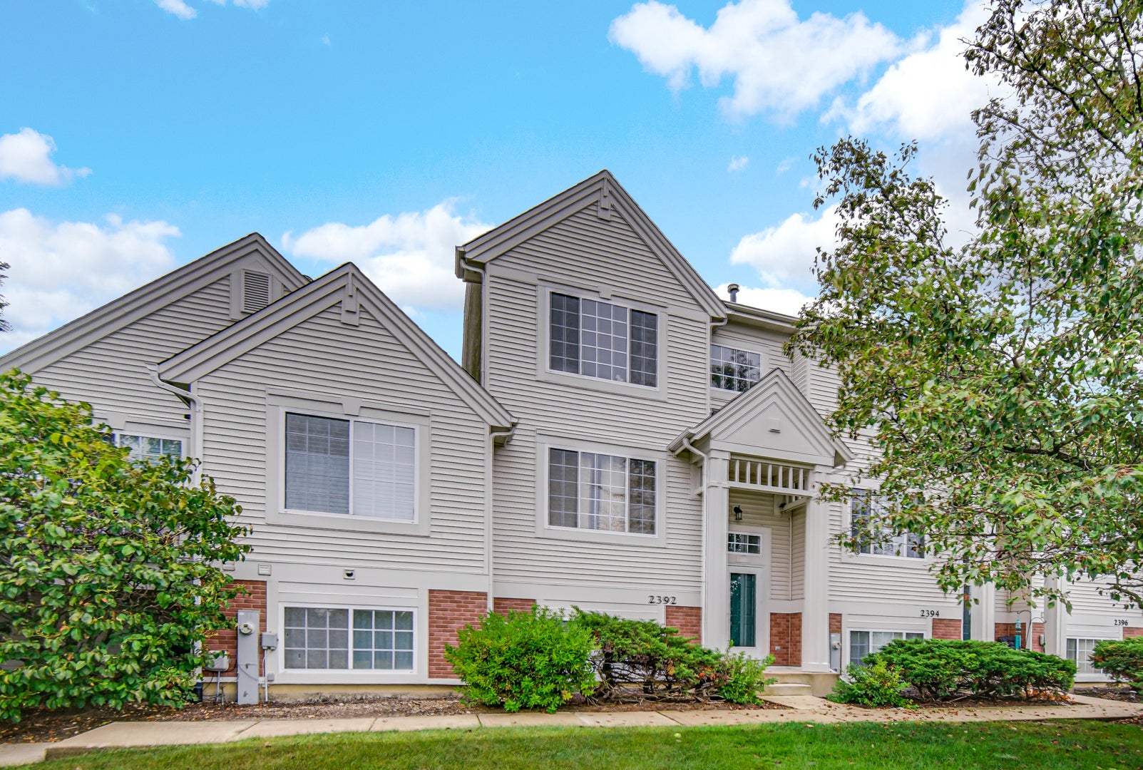 2392 Oakfield Court
