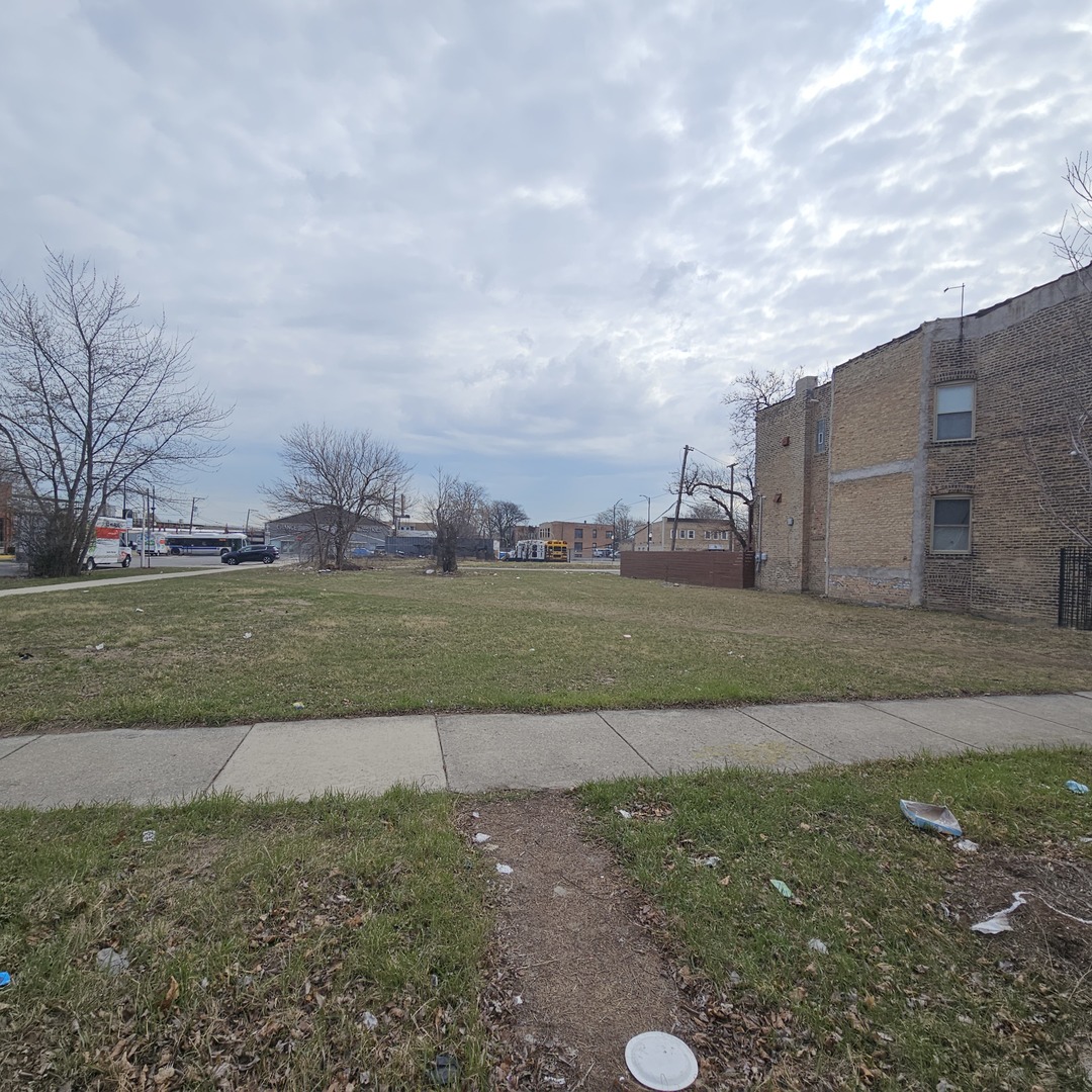 231 N La Crosse Avenue