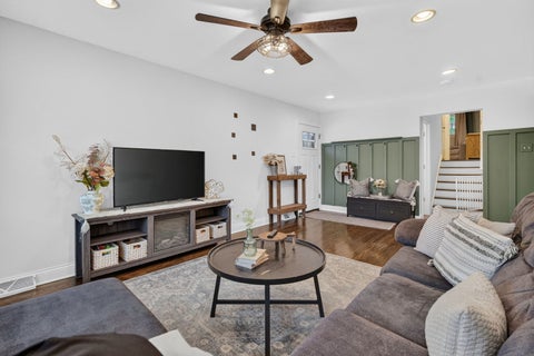 Tiny photo for 1043 Walter Street, Lemont, IL 60439 (MLS # 12721042)