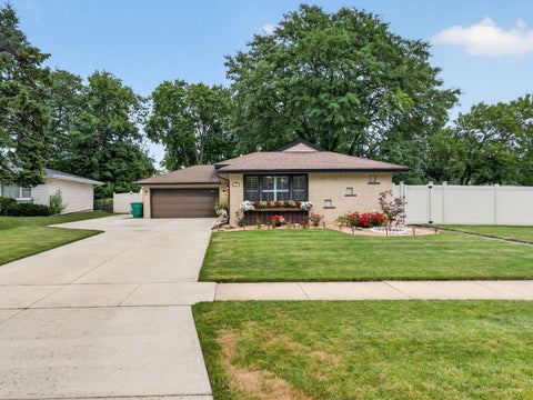Photo of 1043 Walter Street, Lemont, IL 60439 (MLS # 12721042)