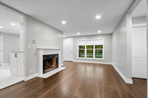 Tiny photo for 7087 N McAlpin Avenue, Chicago, IL 60646 (MLS # 12694082)