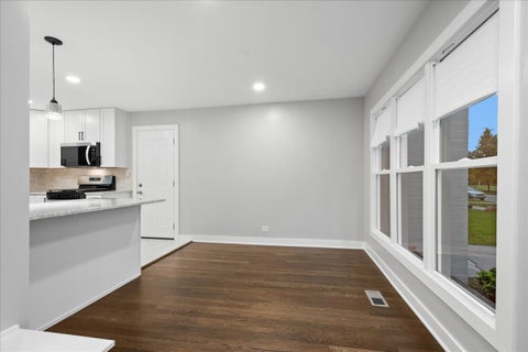 Tiny photo for 7087 N McAlpin Avenue, Chicago, IL 60646 (MLS # 12694082)