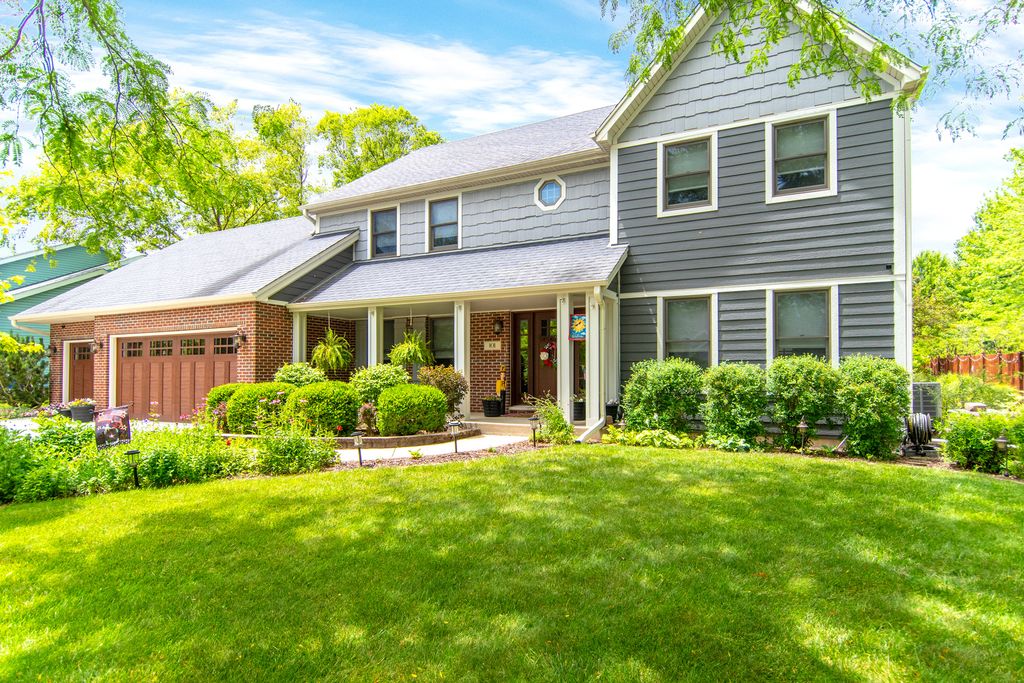 Photo for 101 Fieldcrest Court, Minooka, IL 60447 (MLS # 12460109)