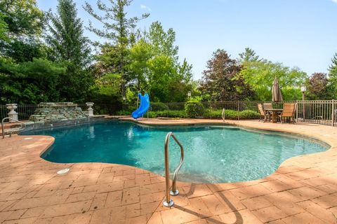 Tiny photo for 55 S Wynstone Drive S, North Barrington, IL 60010 (MLS # 12650375)