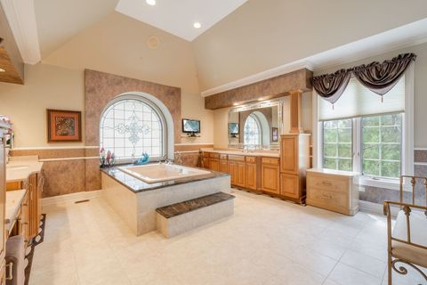 Tiny photo for 55 S Wynstone Drive S, North Barrington, IL 60010 (MLS # 12650375)