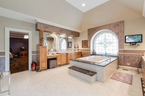 Tiny photo for 55 S Wynstone Drive S, North Barrington, IL 60010 (MLS # 12650375)
