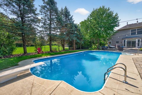 Tiny photo for 305 Windsor Circle, St. Charles, IL 60175 (MLS # 12745865)