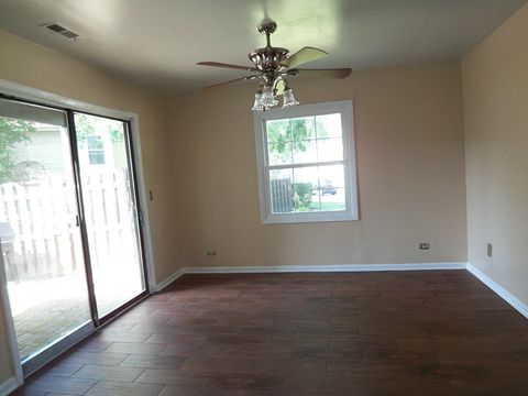 Tiny photo for 1925 Georgetown Lane, Hoffman Estates, IL 60169 (MLS # 12478251)