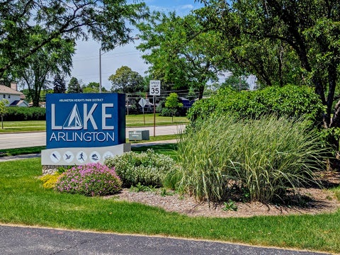 Tiny photo for 910 E Cherry Lane, Arlington Heights, IL 60004 (MLS # 12758378)