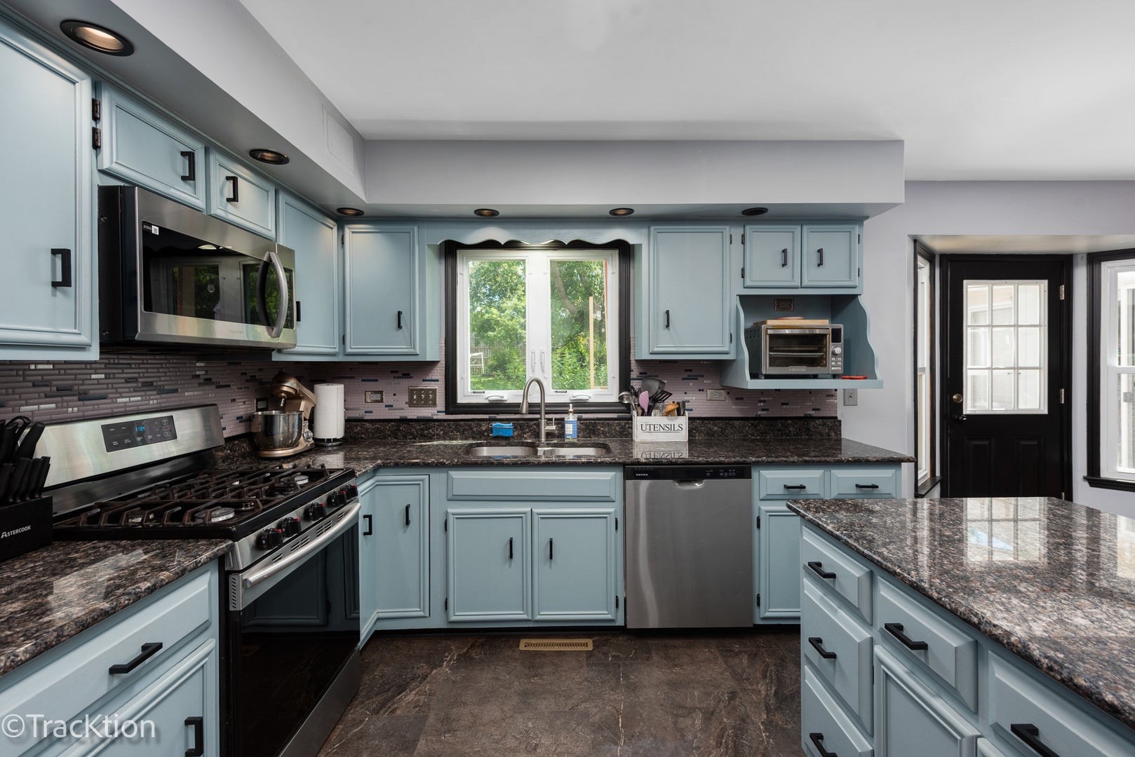 360 Lakeview Drive