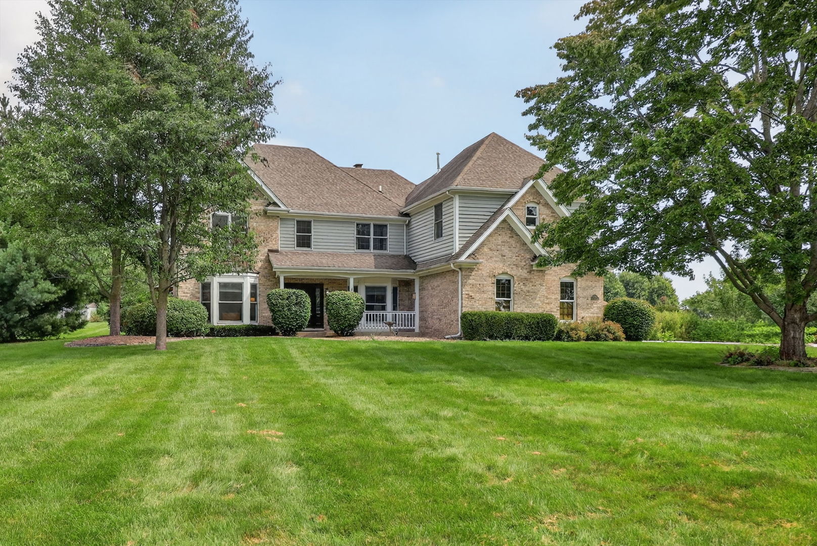 2S299 Willow Creek Drive