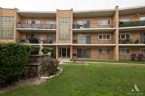 Tiny photo for 10316 S Pulaski Road #303, Oak Lawn, IL 60453 (MLS # 12702065)