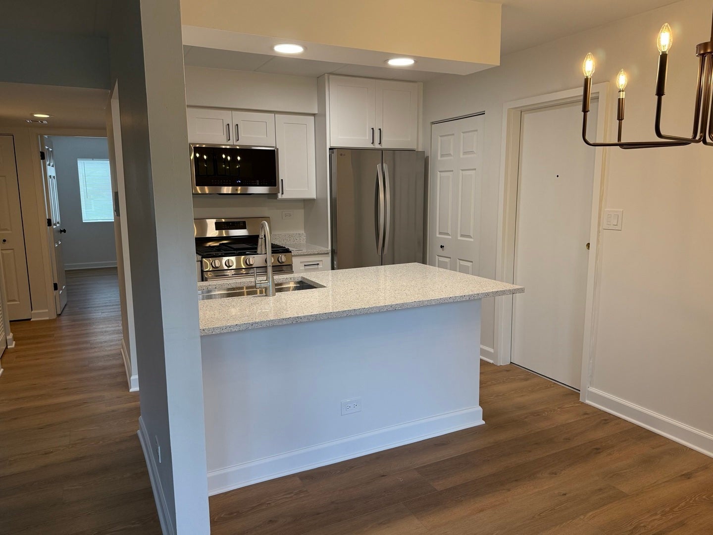 140 E Fountainview Lane 2B