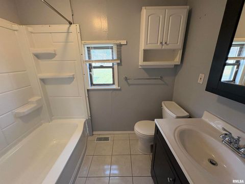 Tiny photo for 403 Wortby Street, Odin, IL 62870 (MLS # EB460710)