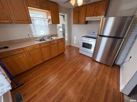 Tiny photo for 403 Wortby Street, Odin, IL 62870 (MLS # EB460710)