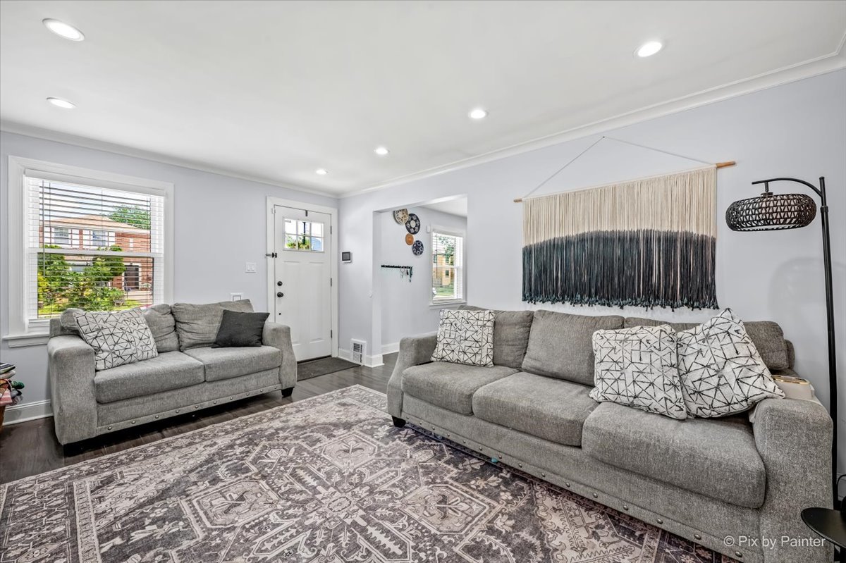 3248 N Odell Avenue