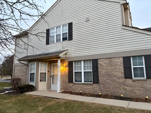 2 beds bed, 2 baths bath property at 350 Crystal Ridge Drive 350, Crystal Lake, IL 60014