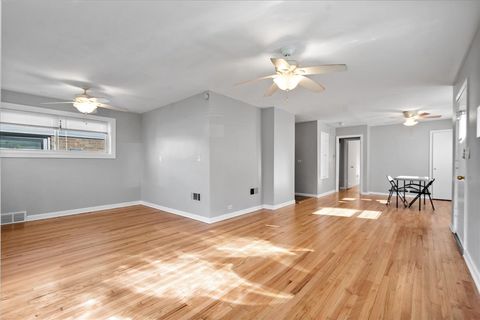 Tiny photo for 6707 N Whipple Street, Chicago, IL 60645 (MLS # 12504198)