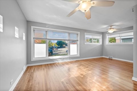 Tiny photo for 6707 N Whipple Street, Chicago, IL 60645 (MLS # 12504198)